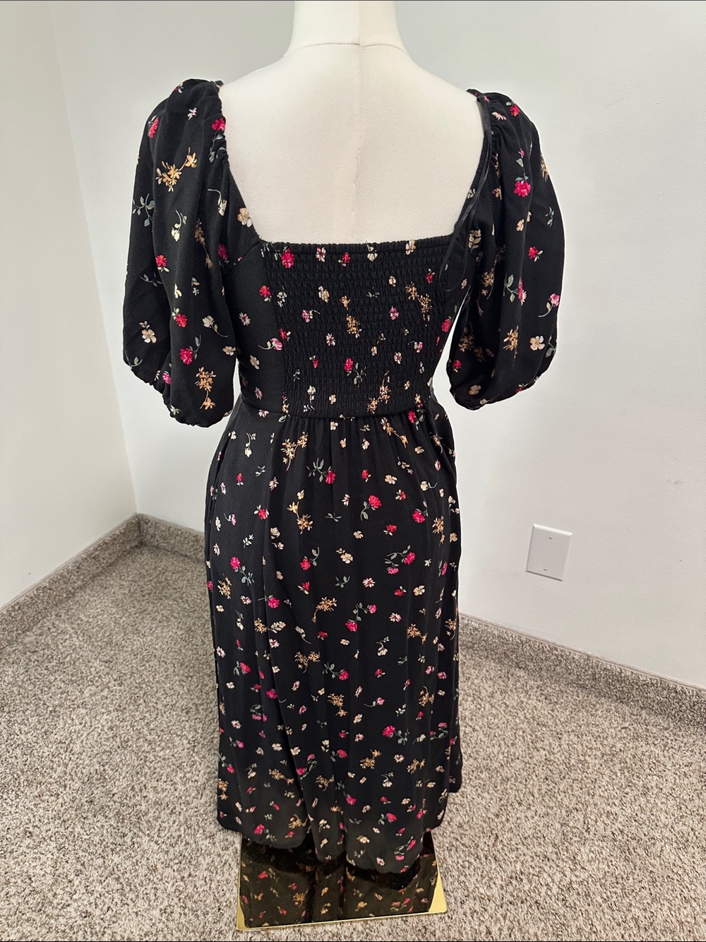 🚗 Old Navy Maxi Dress - Picture 3 of 5
